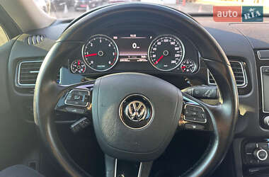 Внедорожник / Кроссовер Volkswagen Touareg 2015 в Житомире