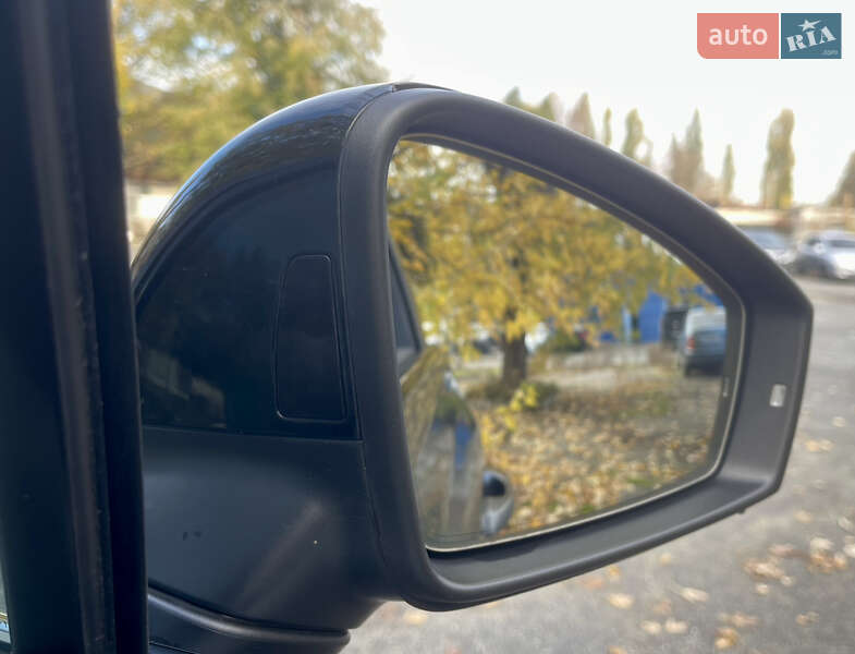 Внедорожник / Кроссовер Volkswagen Touareg 2022 в Киеве