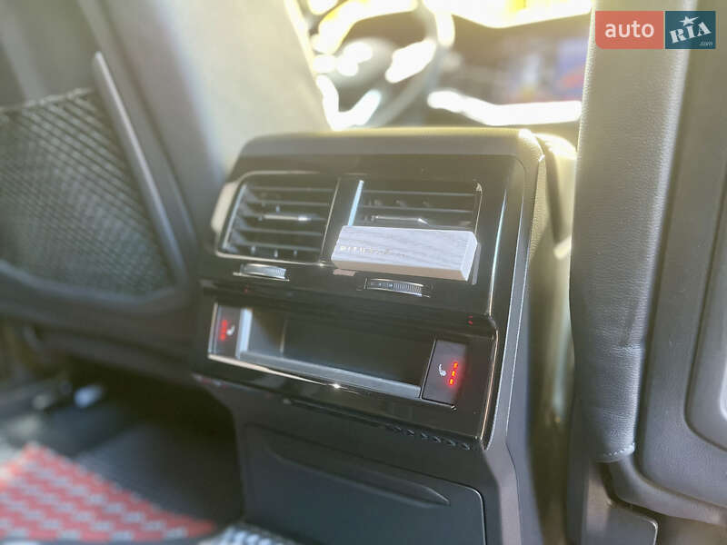 Внедорожник / Кроссовер Volkswagen Touareg 2022 в Киеве