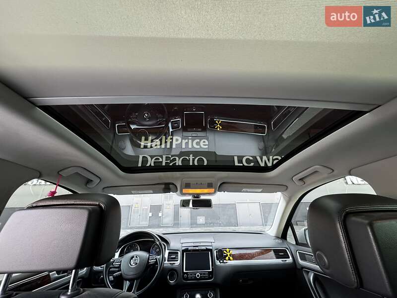 Позашляховик / Кросовер Volkswagen Touareg 2013 в Києві