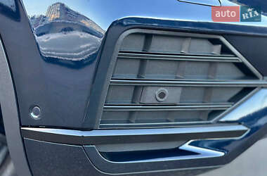 Внедорожник / Кроссовер Volkswagen Touareg 2021 в 