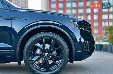 Внедорожник / Кроссовер Volkswagen Touareg 2021 в 