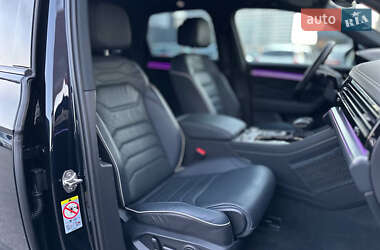 Внедорожник / Кроссовер Volkswagen Touareg 2021 в 