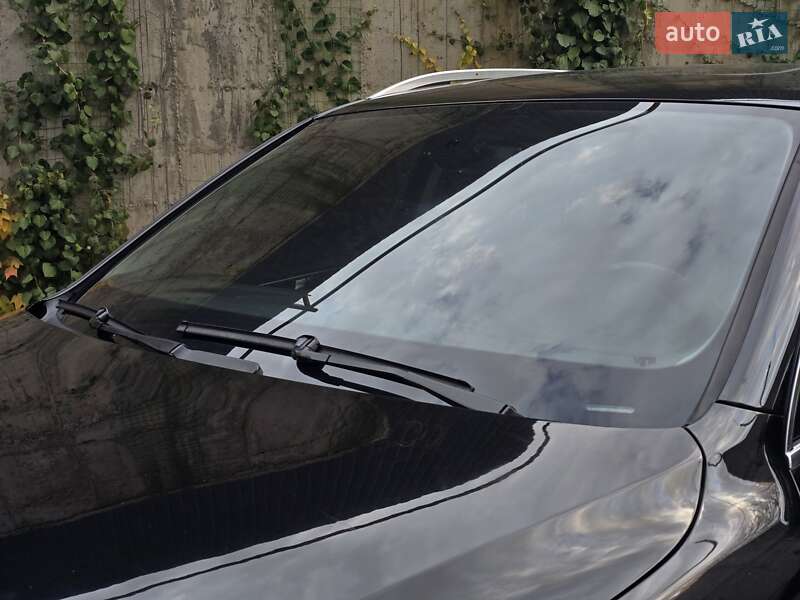 Позашляховик / Кросовер Volkswagen Touareg 2011 в Хмельницькому