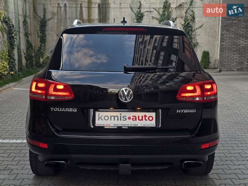 Позашляховик / Кросовер Volkswagen Touareg 2011 в Хмельницькому
