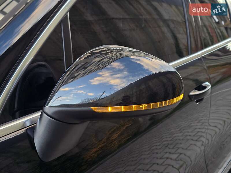 Позашляховик / Кросовер Volkswagen Touareg 2011 в Хмельницькому