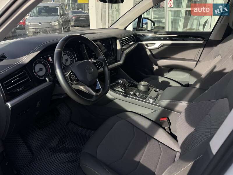 Позашляховик / Кросовер Volkswagen Touareg 2020 в Чернівцях фото 23 Позашляховик / Кросовер Volkswagen Touareg 2020 в Чернівцях