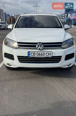 Внедорожник / Кроссовер Volkswagen Touareg 2012 в Чернигове