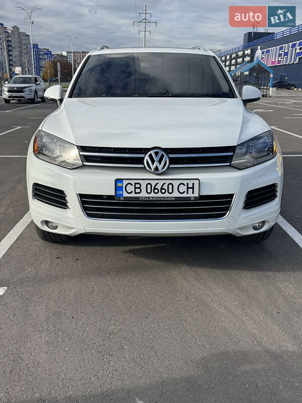 Позашляховик / Кросовер Volkswagen Touareg 2012 в Чернігові