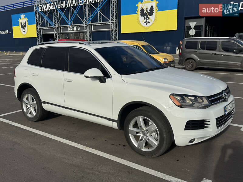 Позашляховик / Кросовер Volkswagen Touareg 2012 в Чернігові