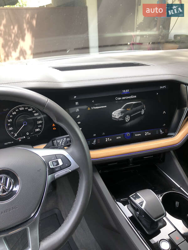 Внедорожник / Кроссовер Volkswagen Touareg 2018 в Тячеве фото 11 Внедорожник / Кроссовер Volkswagen Touareg 2018 в Тячеве