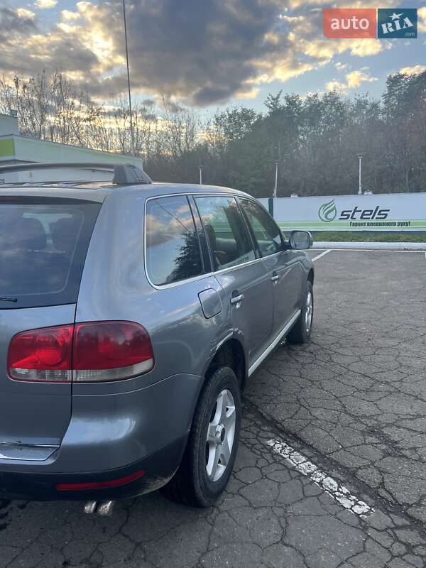 Внедорожник / Кроссовер Volkswagen Touareg 2003 в Черновцах