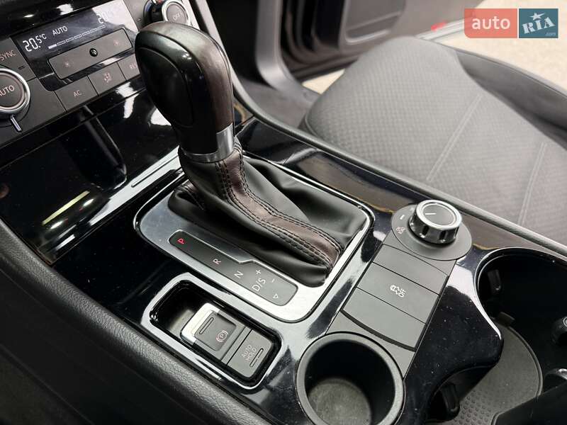 Внедорожник / Кроссовер Volkswagen Touareg 2012 в Днепре фото 19 Внедорожник / Кроссовер Volkswagen Touareg 2012 в Днепре