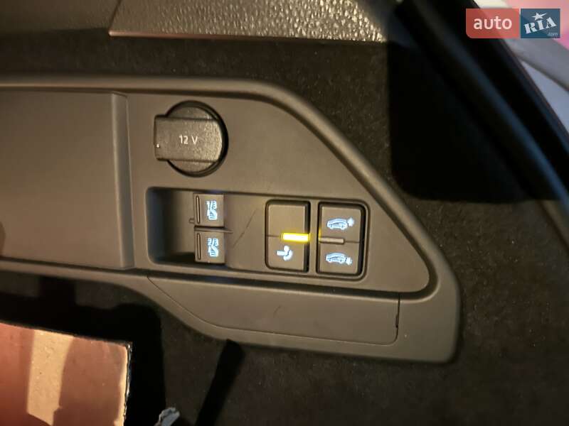 Внедорожник / Кроссовер Volkswagen Touareg 2015 в Киеве фото 15 Внедорожник / Кроссовер Volkswagen Touareg 2015 в Киеве