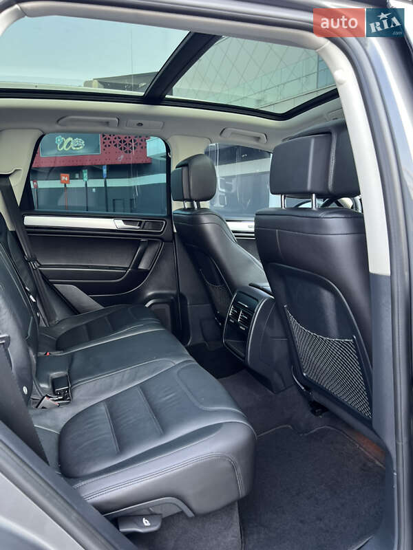 Позашляховик / Кросовер Volkswagen Touareg 2016 в Києві фото 13 Позашляховик / Кросовер Volkswagen Touareg 2016 в Києві