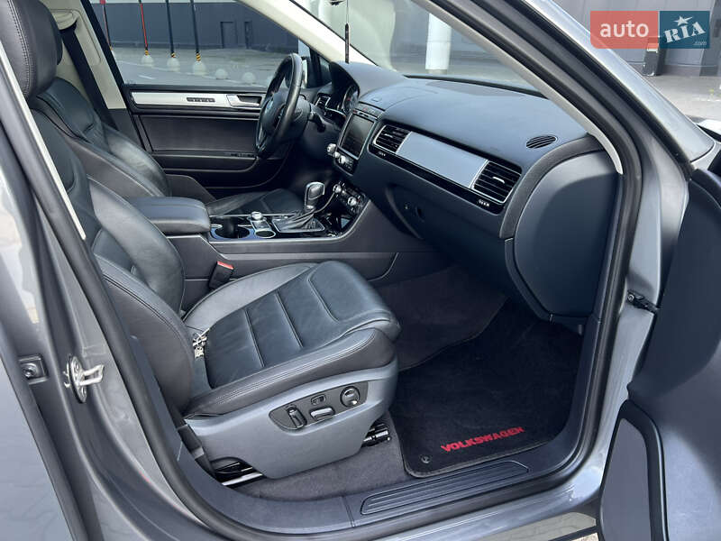 Позашляховик / Кросовер Volkswagen Touareg 2016 в Києві фото 15 Позашляховик / Кросовер Volkswagen Touareg 2016 в Києві