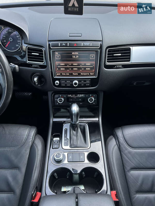 Позашляховик / Кросовер Volkswagen Touareg 2016 в Києві фото 29 Позашляховик / Кросовер Volkswagen Touareg 2016 в Києві
