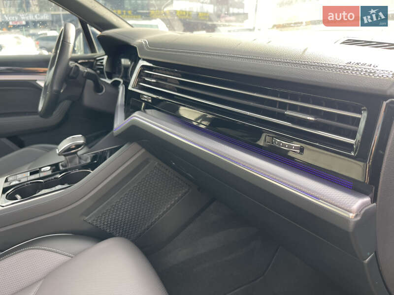 Позашляховик / Кросовер Volkswagen Touareg 2020 в Києві фото 35 Позашляховик / Кросовер Volkswagen Touareg 2020 в Києві