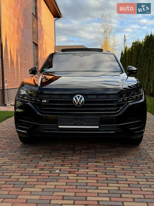 Позашляховик / Кросовер Volkswagen Touareg 2021 в Києві