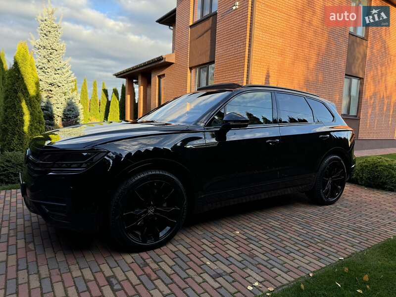 Позашляховик / Кросовер Volkswagen Touareg 2021 в Києві