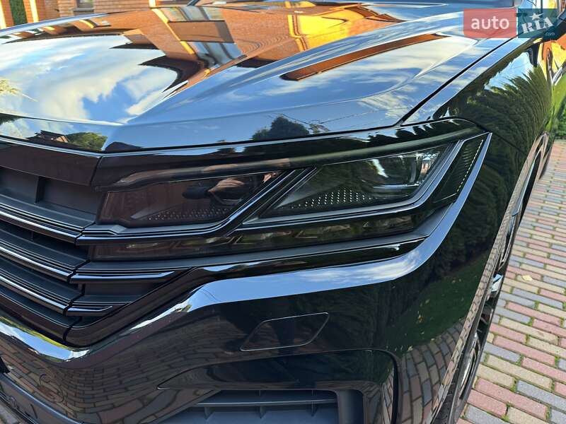 Позашляховик / Кросовер Volkswagen Touareg 2021 в Києві