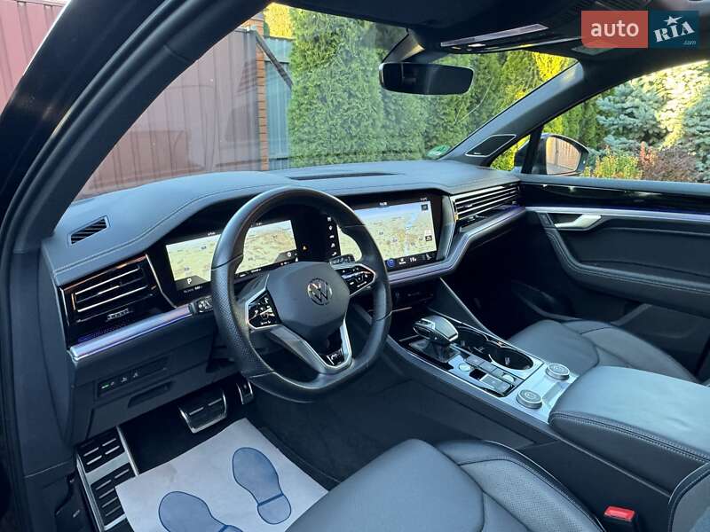 Позашляховик / Кросовер Volkswagen Touareg 2021 в Києві