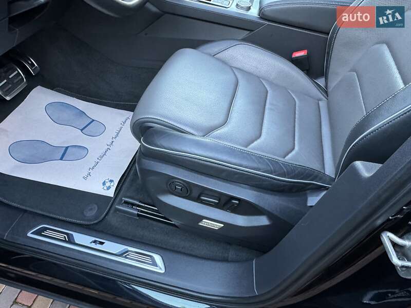 Позашляховик / Кросовер Volkswagen Touareg 2021 в Києві