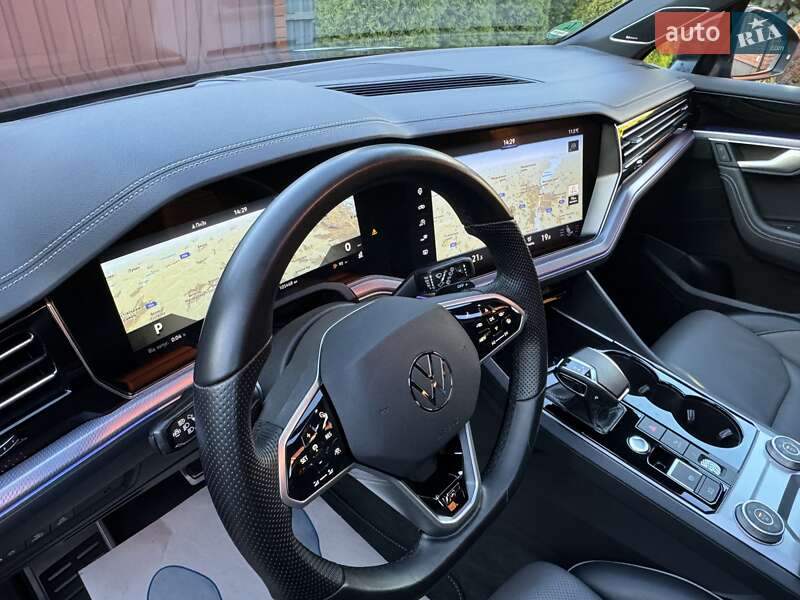 Позашляховик / Кросовер Volkswagen Touareg 2021 в Києві