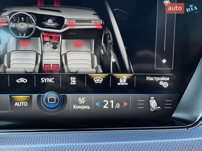 Позашляховик / Кросовер Volkswagen Touareg 2021 в Києві