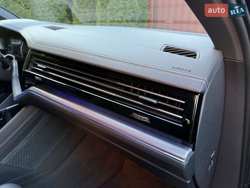 Позашляховик / Кросовер Volkswagen Touareg 2021 в Києві