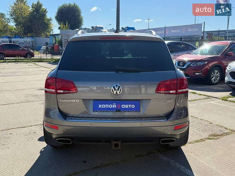 Внедорожник / Кроссовер Volkswagen Touareg 2013 в Киеве