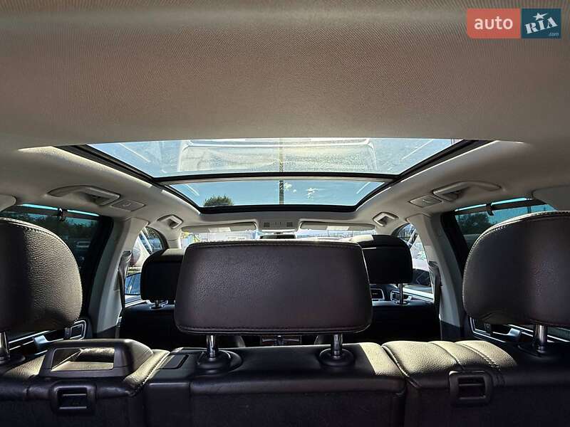 Внедорожник / Кроссовер Volkswagen Touareg 2013 в Киеве