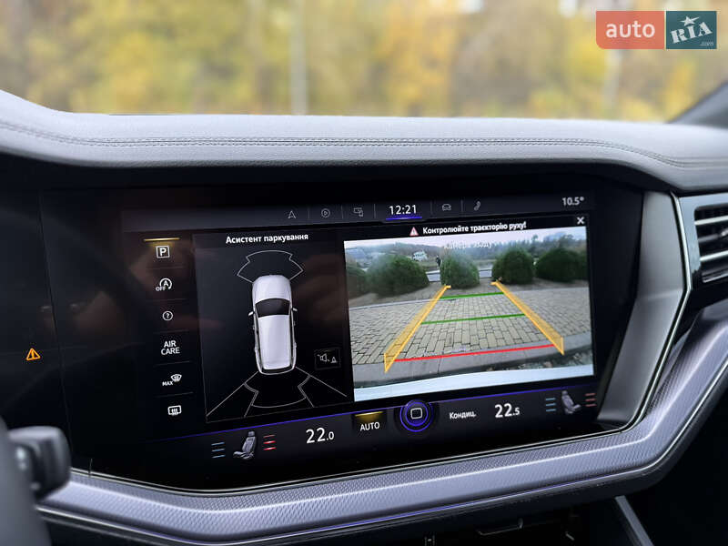 Позашляховик / Кросовер Volkswagen Touareg 2019 в Дніпрі