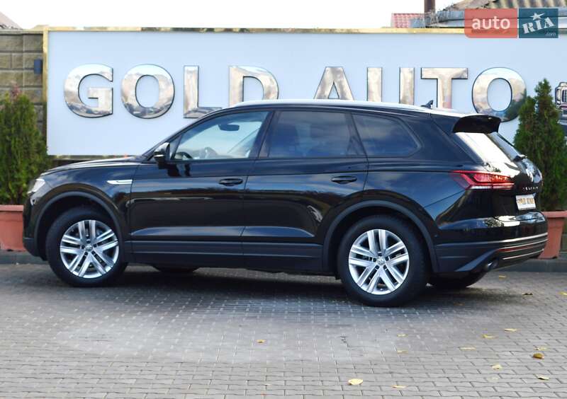 Внедорожник / Кроссовер Volkswagen Touareg 2018 в Одессе