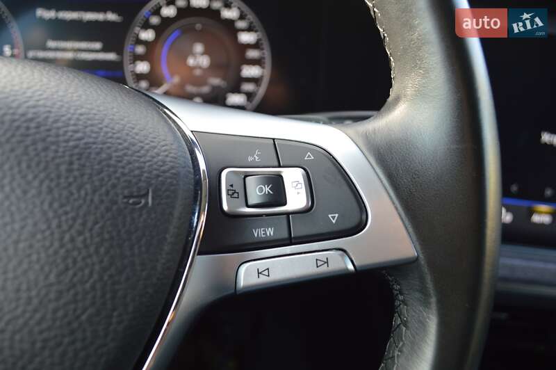 Внедорожник / Кроссовер Volkswagen Touareg 2018 в Одессе