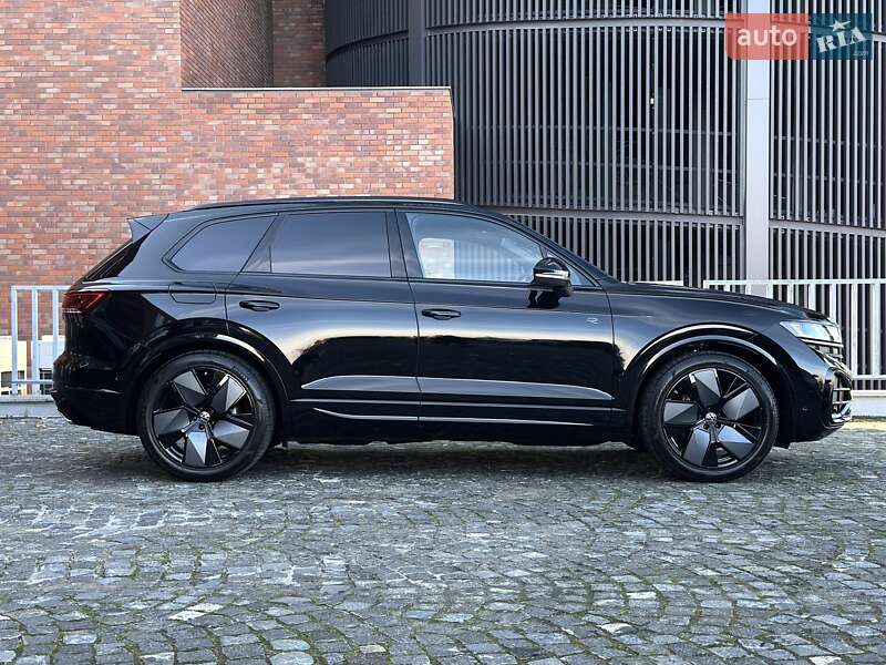 Внедорожник / Кроссовер Volkswagen Touareg 2025 в Днепре