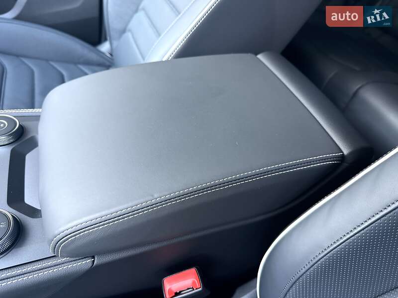 Внедорожник / Кроссовер Volkswagen Touareg 2025 в Днепре