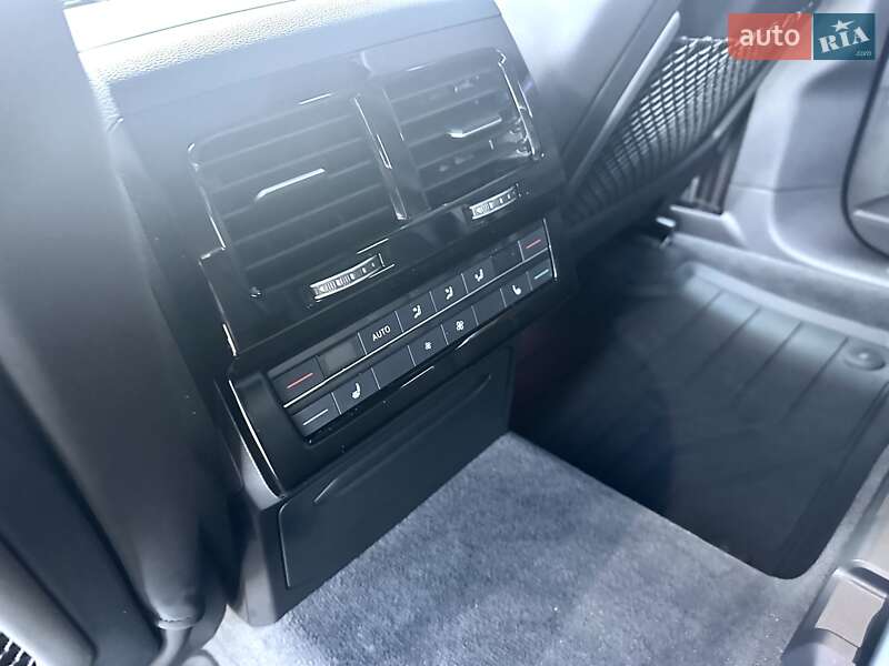 Внедорожник / Кроссовер Volkswagen Touareg 2025 в Днепре