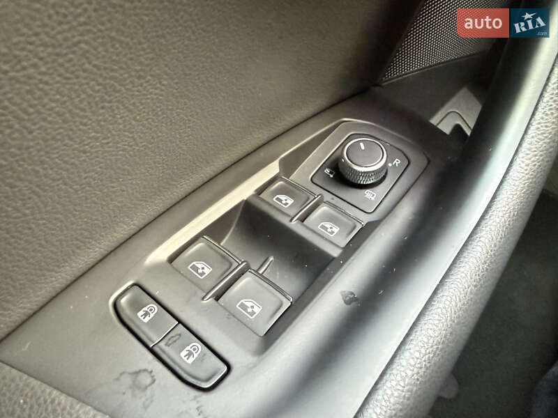 Внедорожник / Кроссовер Volkswagen Touareg 2020 в Киеве фото 21 Внедорожник / Кроссовер Volkswagen Touareg 2020 в Киеве