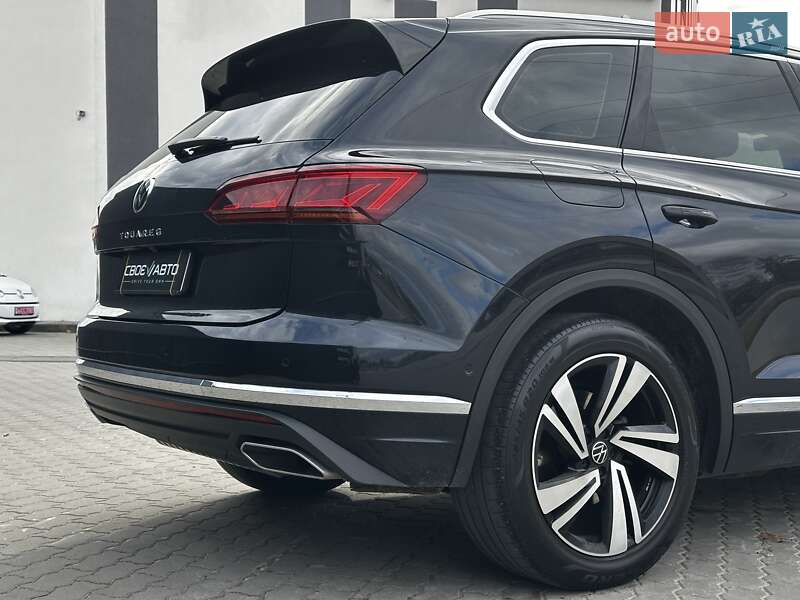 Позашляховик / Кросовер Volkswagen Touareg 2021 в Львові