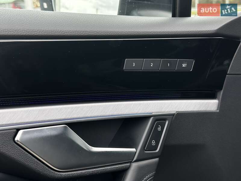 Позашляховик / Кросовер Volkswagen Touareg 2021 в Львові