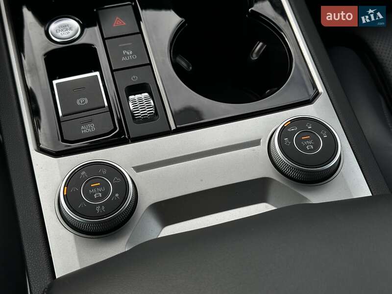 Позашляховик / Кросовер Volkswagen Touareg 2021 в Львові