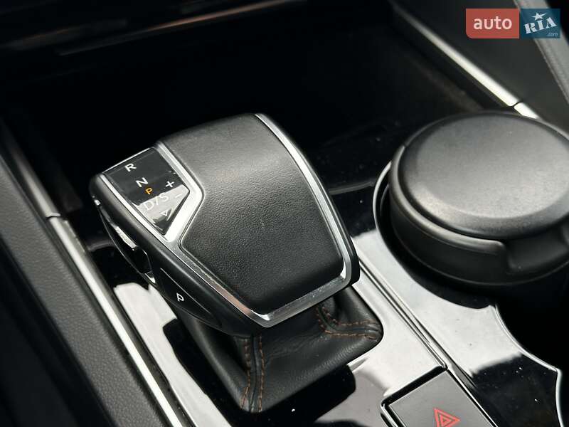 Позашляховик / Кросовер Volkswagen Touareg 2021 в Львові