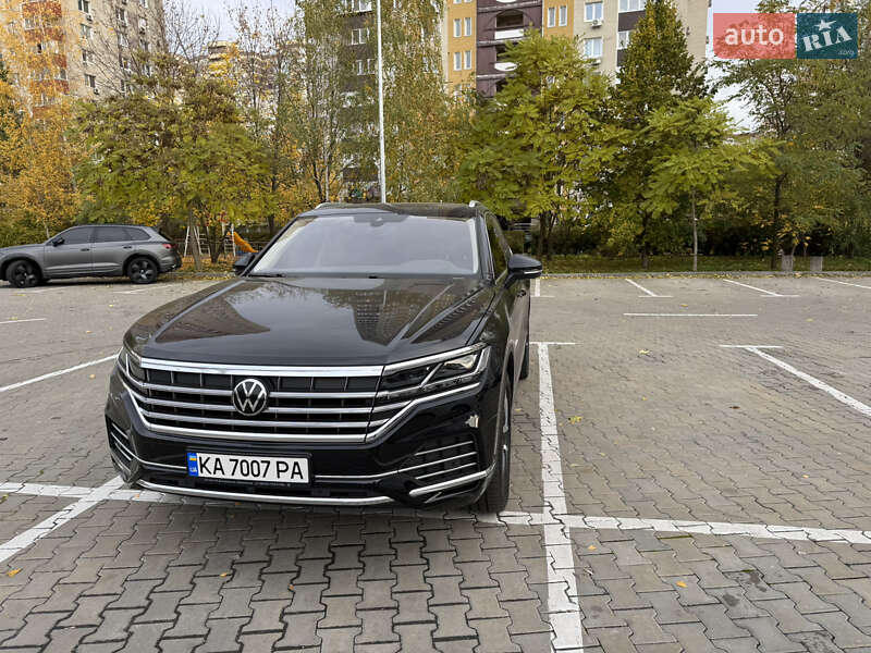 Внедорожник / Кроссовер Volkswagen Touareg 2022 в Киеве
