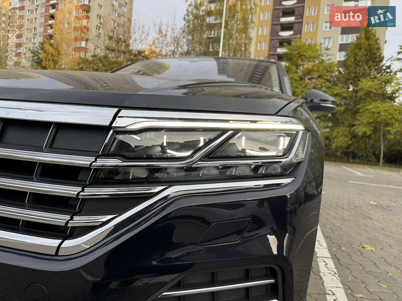 Внедорожник / Кроссовер Volkswagen Touareg 2022 в Киеве