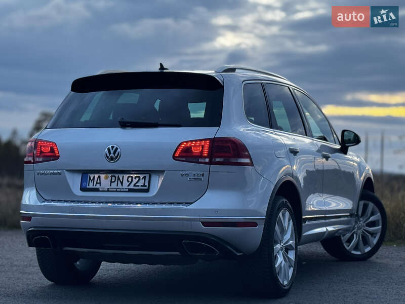 Внедорожник / Кроссовер Volkswagen Touareg 2015 в Дрогобыче