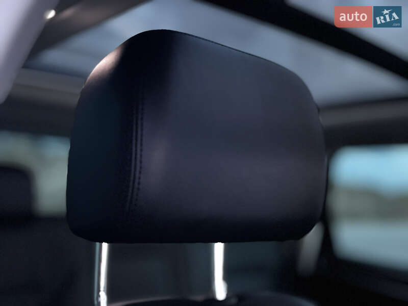 Внедорожник / Кроссовер Volkswagen Touareg 2015 в Дрогобыче