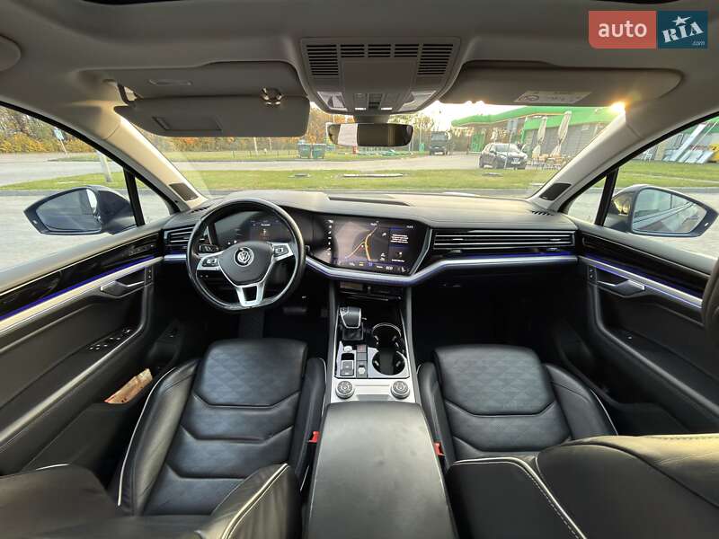 Внедорожник / Кроссовер Volkswagen Touareg 2018 в Радивилове