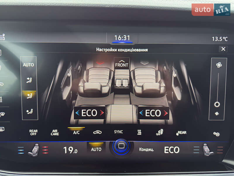 Внедорожник / Кроссовер Volkswagen Touareg 2018 в Радивилове