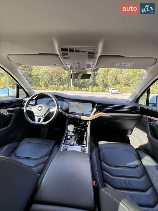 Внедорожник / Кроссовер Volkswagen Touareg 2018 в Днепре фото 26 Внедорожник / Кроссовер Volkswagen Touareg 2018 в Днепре